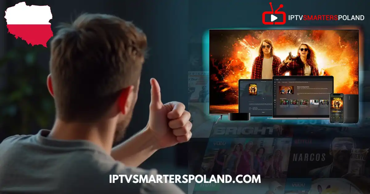 Mężczyzna z kciukiem w górę ogląda filmy akcji na platformie IPTV w Polsce – telewizja IPTV Polska